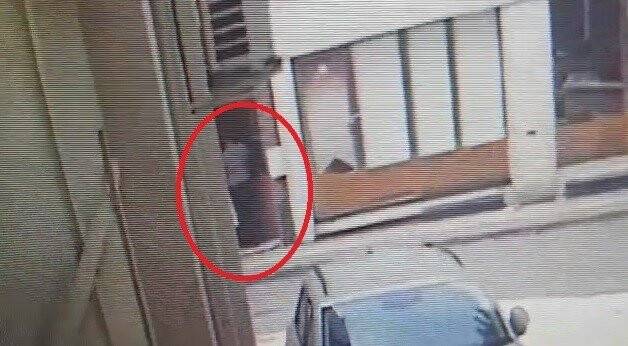 Bir günde 10 ayrı evi soydu