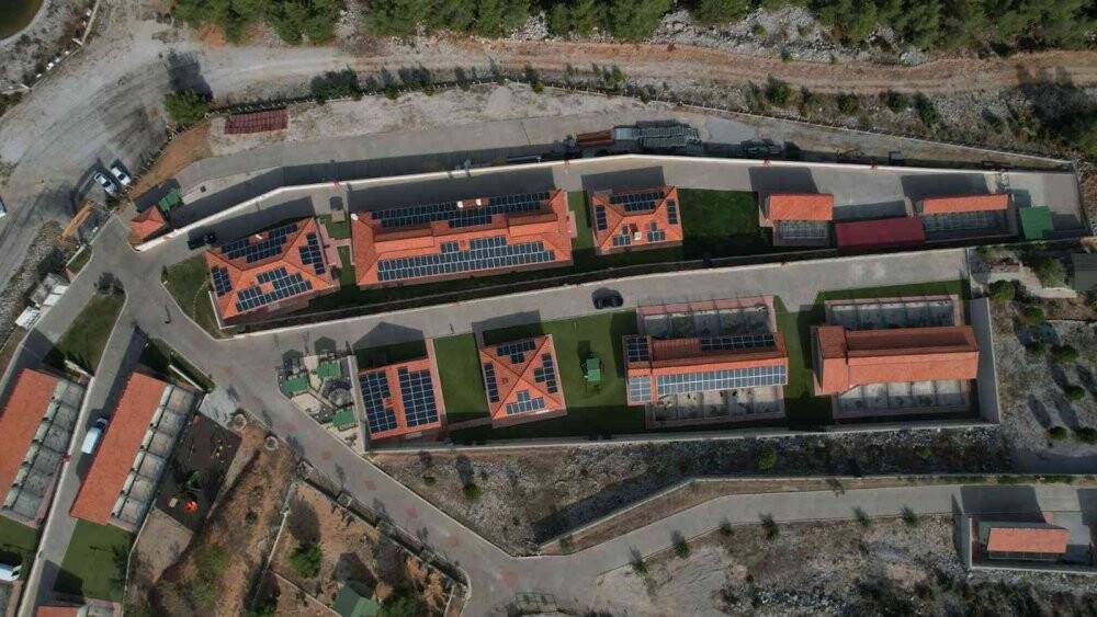 Güneşten milyonlarca liralık enerji üretti