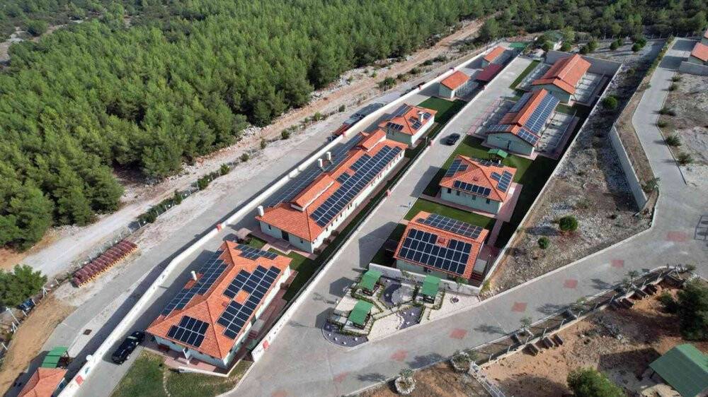 Güneşten milyonlarca liralık enerji üretti