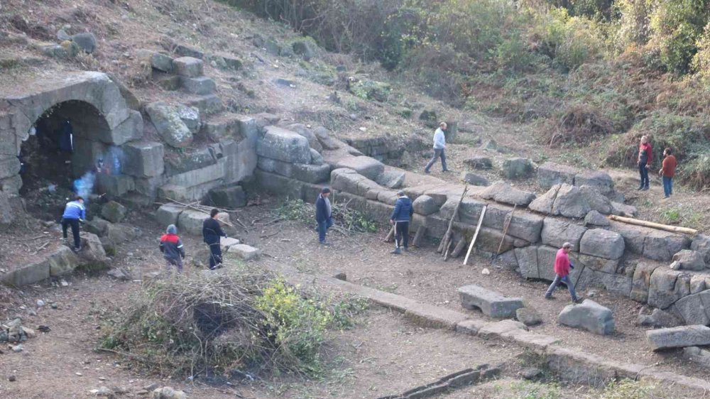 Karadeniz kıyısında günümüze ulaşabilen tek antik tiyatro