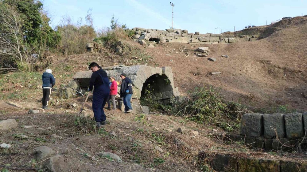 Karadeniz kıyısında günümüze ulaşabilen tek antik tiyatro