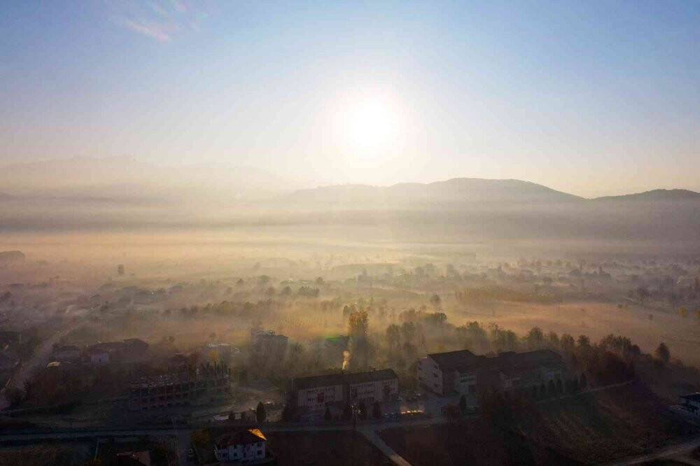 Sis bulutlarının güneş ile buluşması görsel şölen oluşturdu