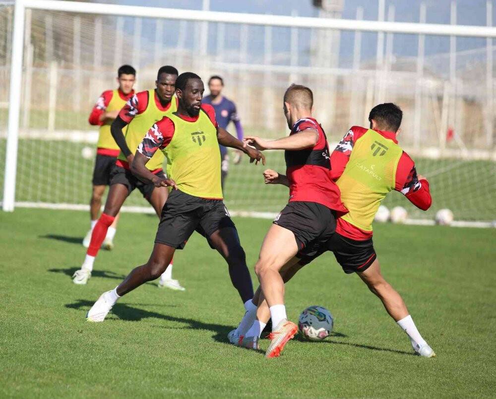 Sivasspor’da hazırlıklar sürüyor