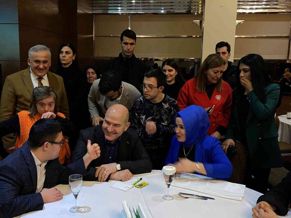 Bakan Soylu, engelli vatandaşlar ve aileleriyle bir araya geldi