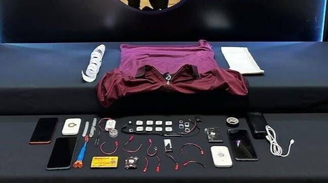 Ehliyet sınavında kopya çekerken yakalandılar