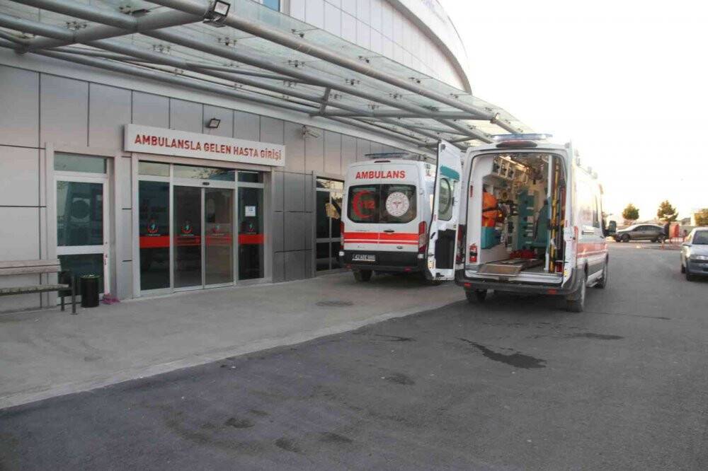 Konya’da silahlı ve bıçakla kavgada 2 kişi yaralandı