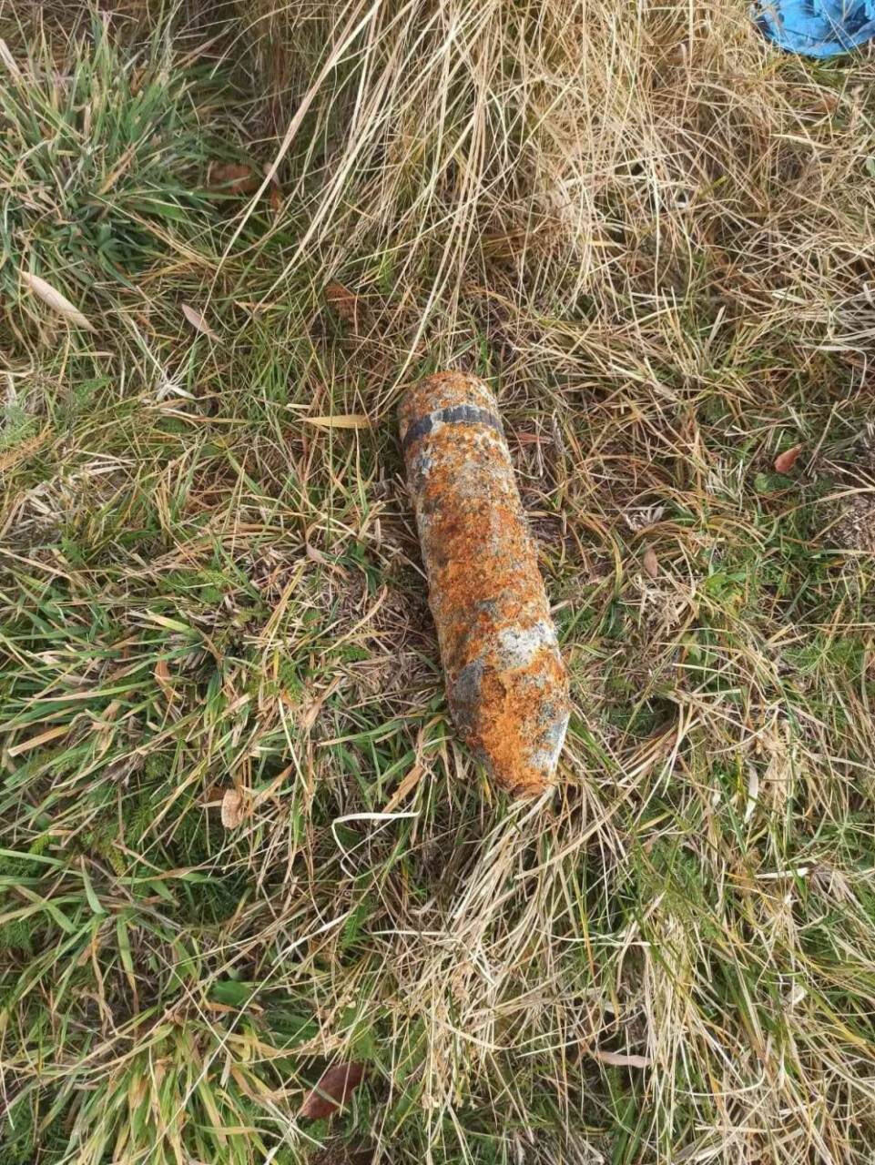 Yürüyüşe çıktı, patlamamış tank mühimmatı buldu