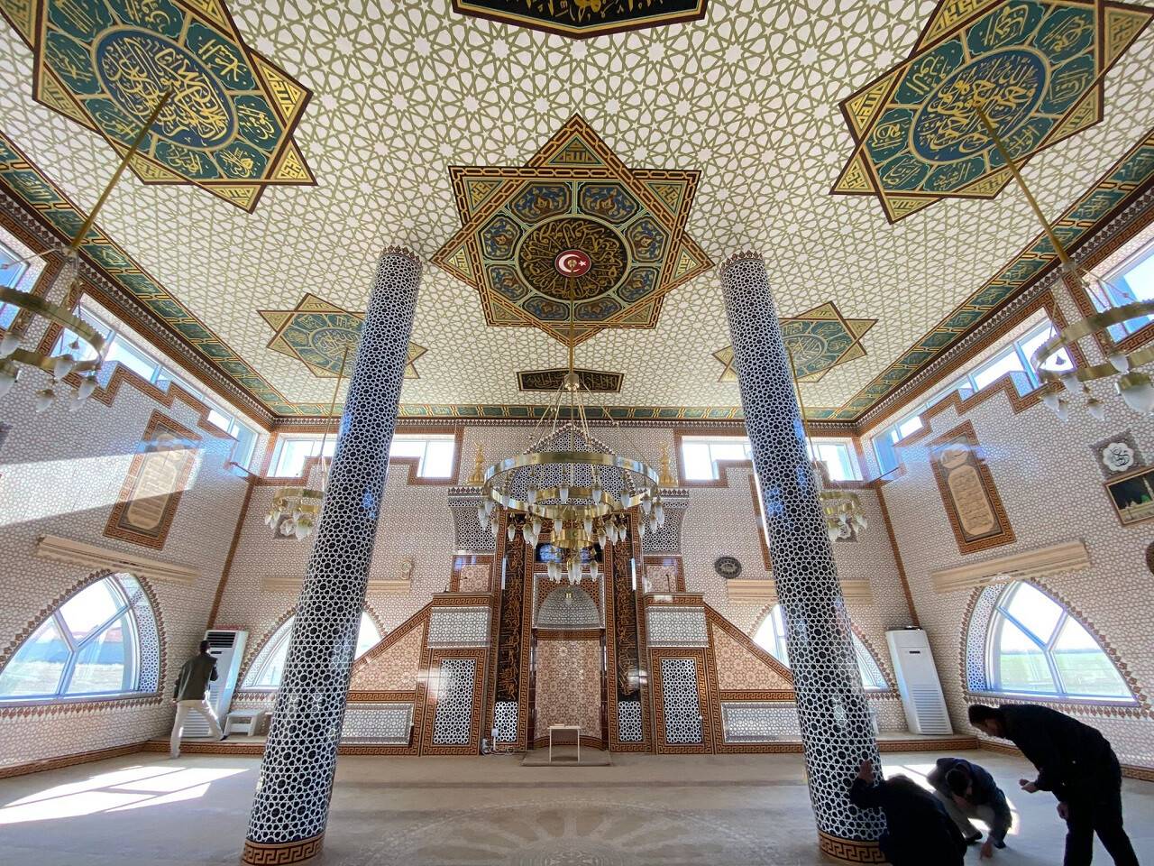 aa-20221206-29661253-29661248-altinekinde-sultan-abdulhamid-han-camisi-acildi.jpg