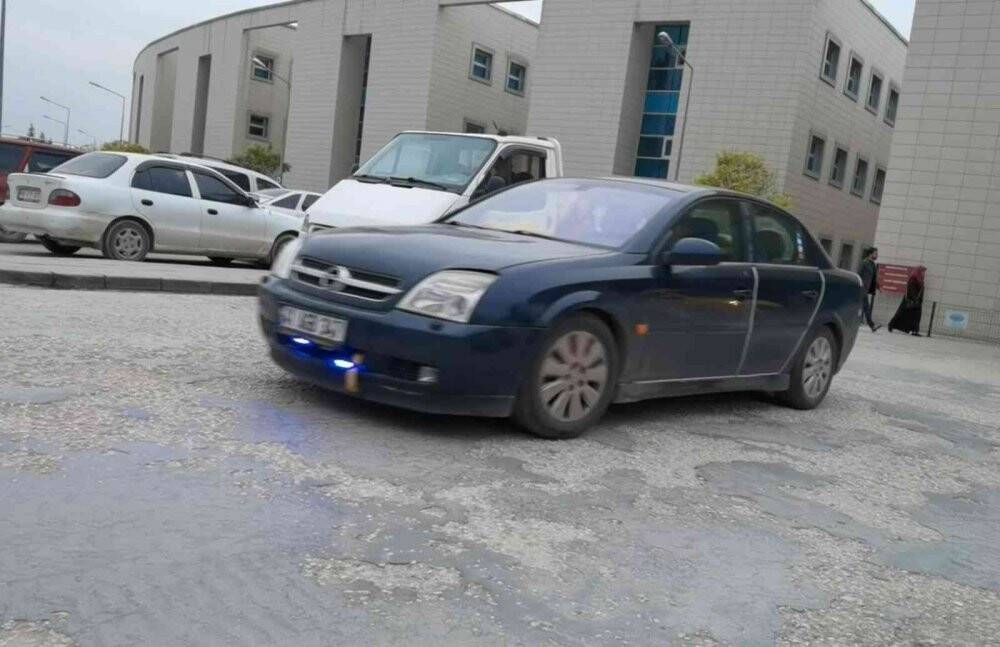 Çakarlı araç sürücüsüne cezai işlem