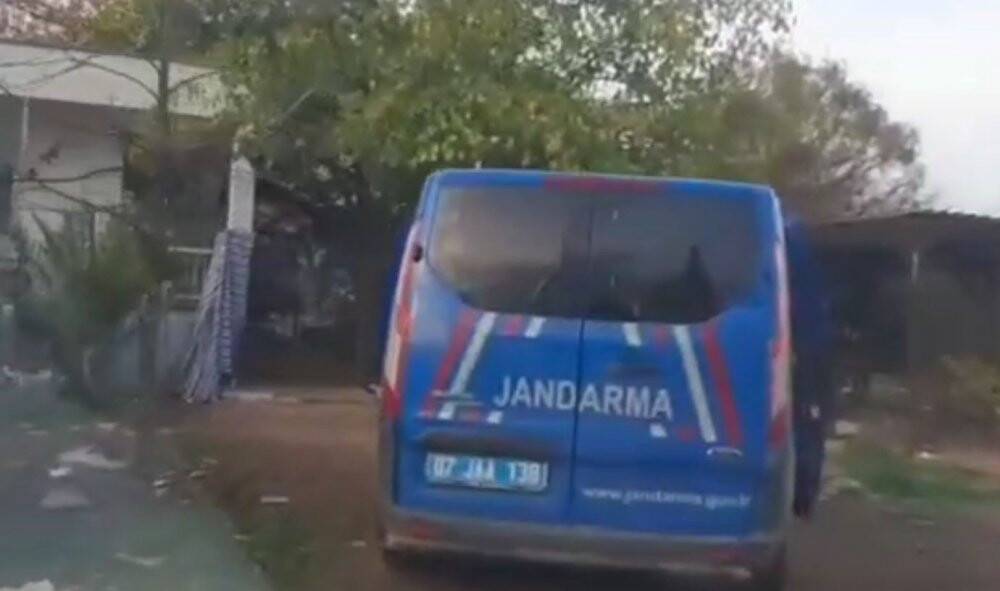 Kiralık evi uyuşturucu laboratuvarına çevirmiş