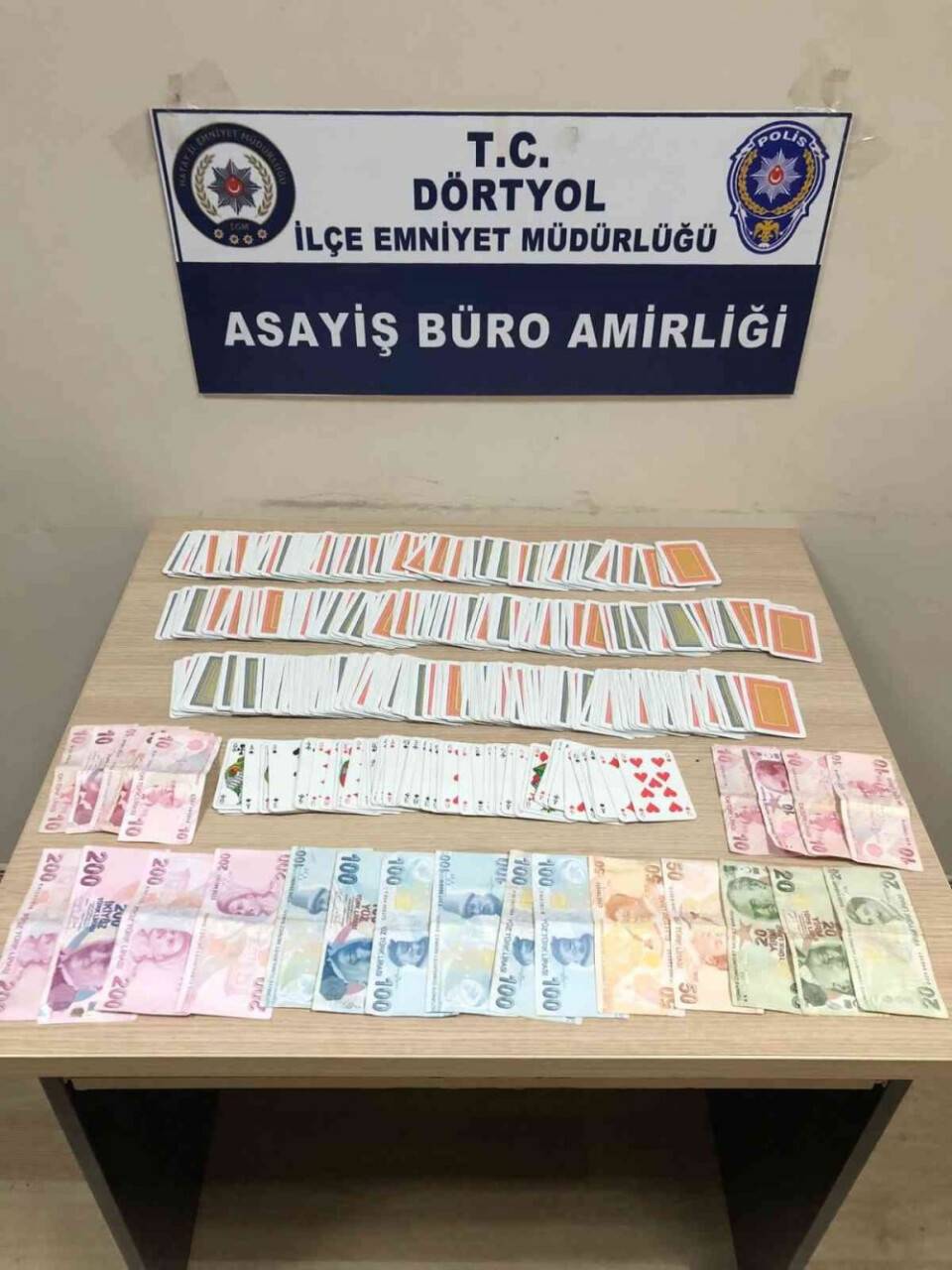 Kumar oynayan 7 kişiye idari para cezası