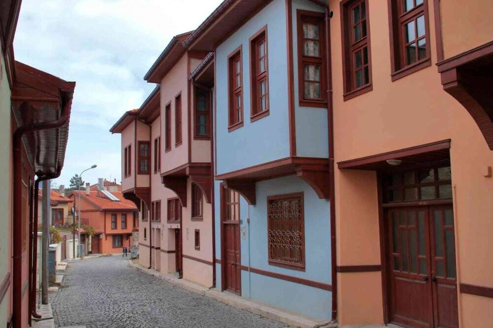 Akşehir asırlık tarihine sahip çıkıyor