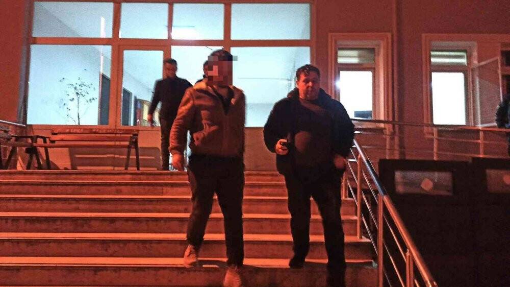 Çalıştıkları iş yerinden kablo çaldılar