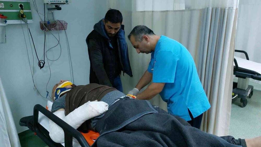 Geceleyin yuvarlandığı uçurumdan sabah kurtarıldı