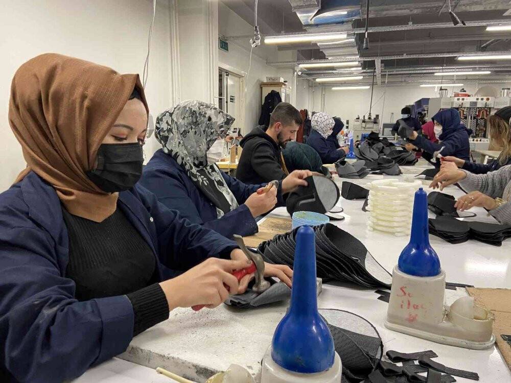 Öğrenirken üretiyor, meslek sahibi oluyorlar