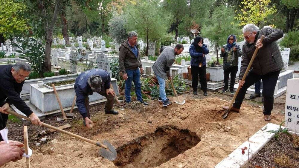 Yeşilçam oyuncusu Hayal Sirer son yolculuğuna uğurlandı
