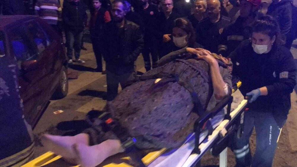 Ambulans ile otomobil çarpıştı: 7 yaralı