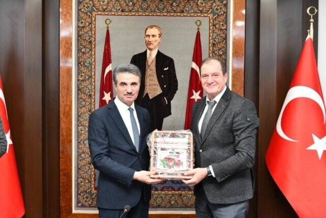 Taekwondo Federasyonu Başkanı Şahin’den 'Vali’ye siyah kuşak