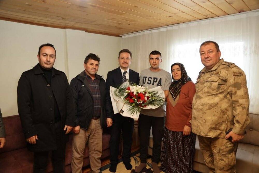 Gazi Piyade Teğmen Burak Köksal'a moral ziyareti