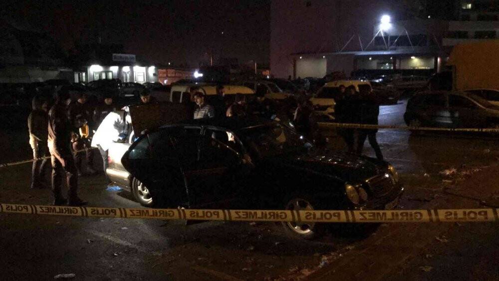 Otoparktaki araçta ölü olarak bulundu