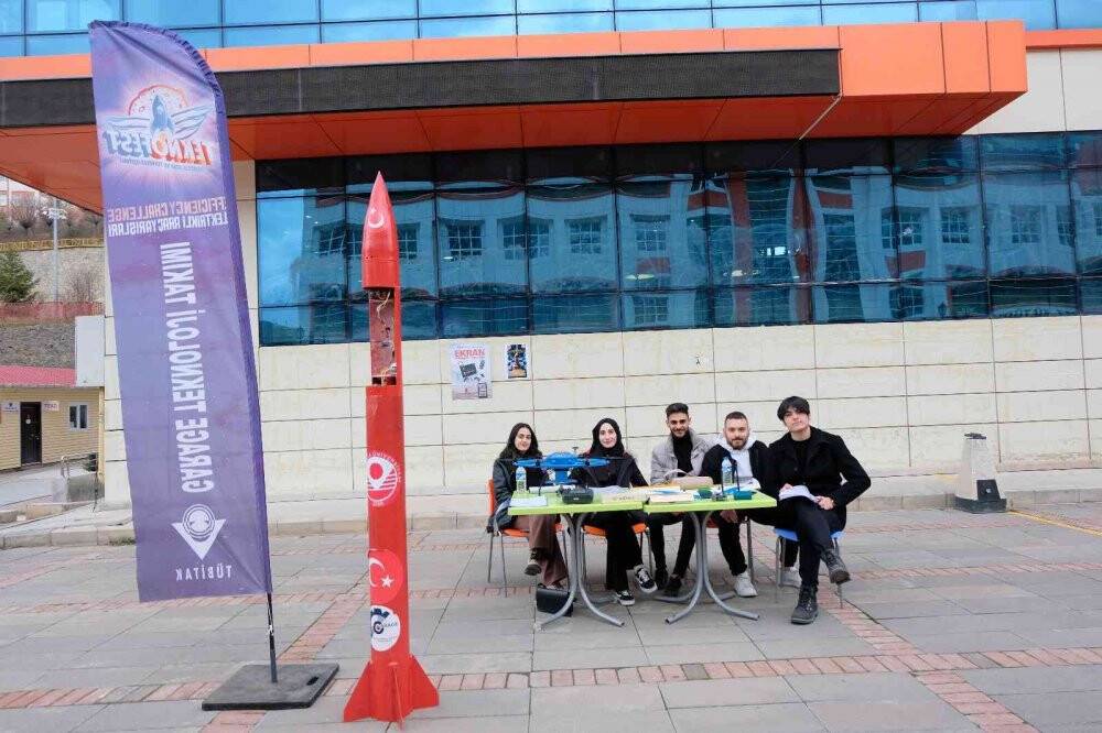 Üniversite öğrencileri 120 km hıza ulaşabilen elektrikli araç yaptı