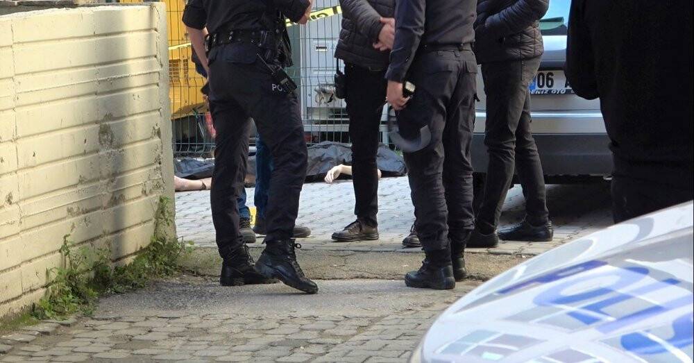 7. kattan aracın üzerine düşen kadın hayatını kaybetti