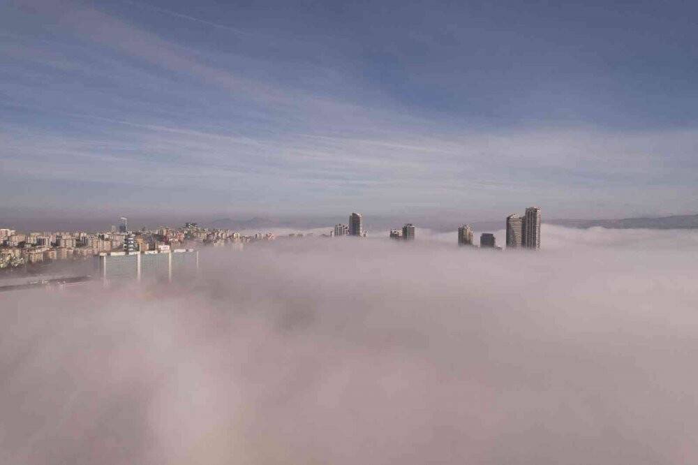 Ankara'da karpostallık manzaralar oluşturan sis  görüntülendi