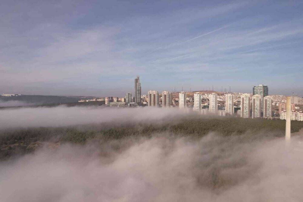 Ankara'da karpostallık manzaralar oluşturan sis  görüntülendi