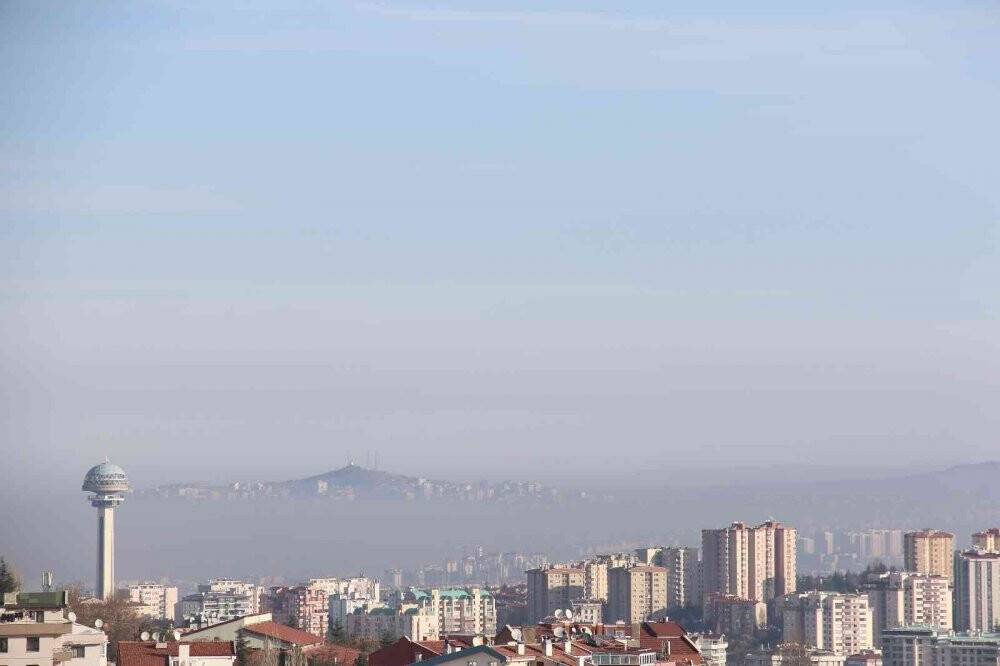 Ankara'da karpostallık manzaralar oluşturan sis  görüntülendi