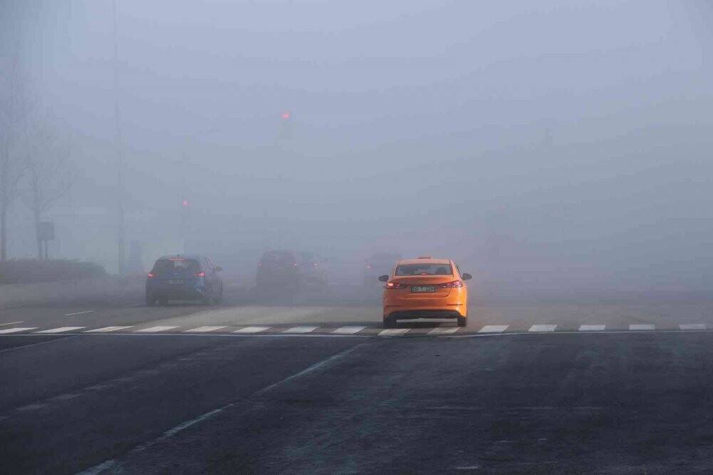 Ankara'da karpostallık manzaralar oluşturan sis  görüntülendi