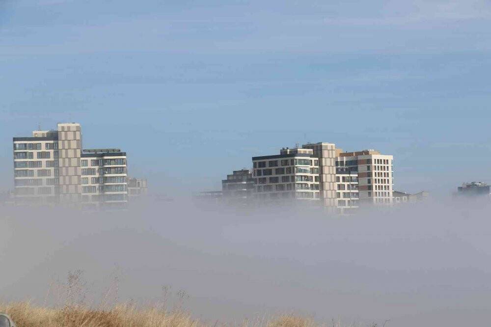 Ankara'da karpostallık manzaralar oluşturan sis  görüntülendi