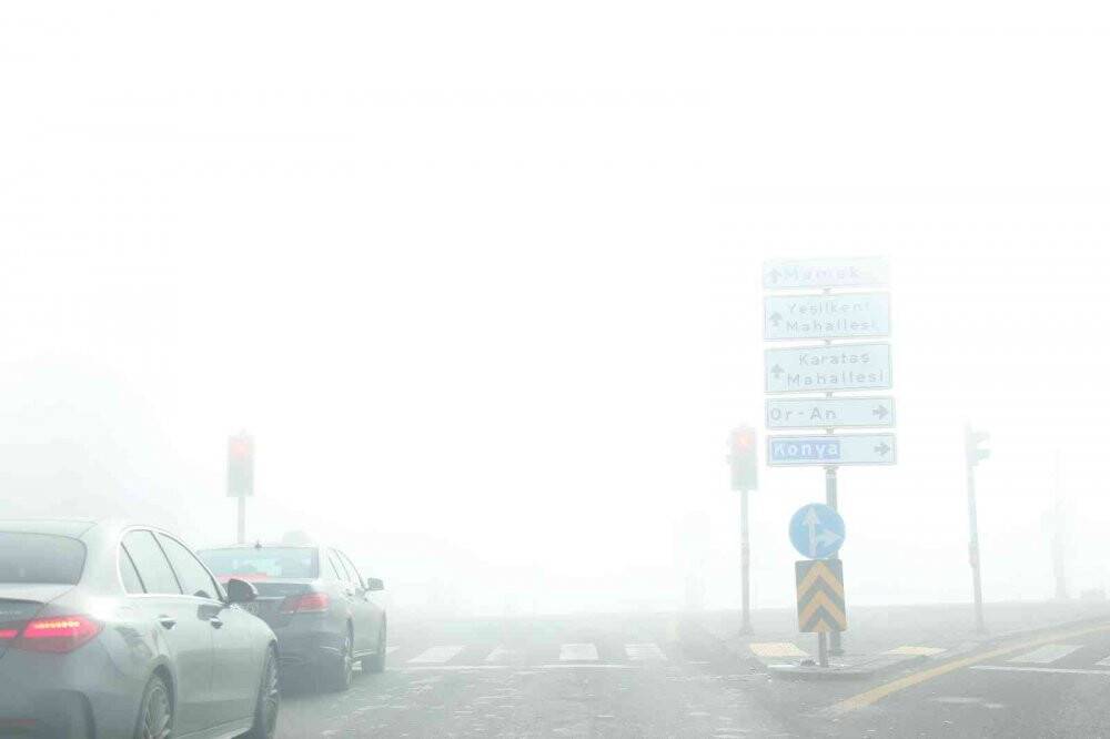 Ankara'da karpostallık manzaralar oluşturan sis  görüntülendi
