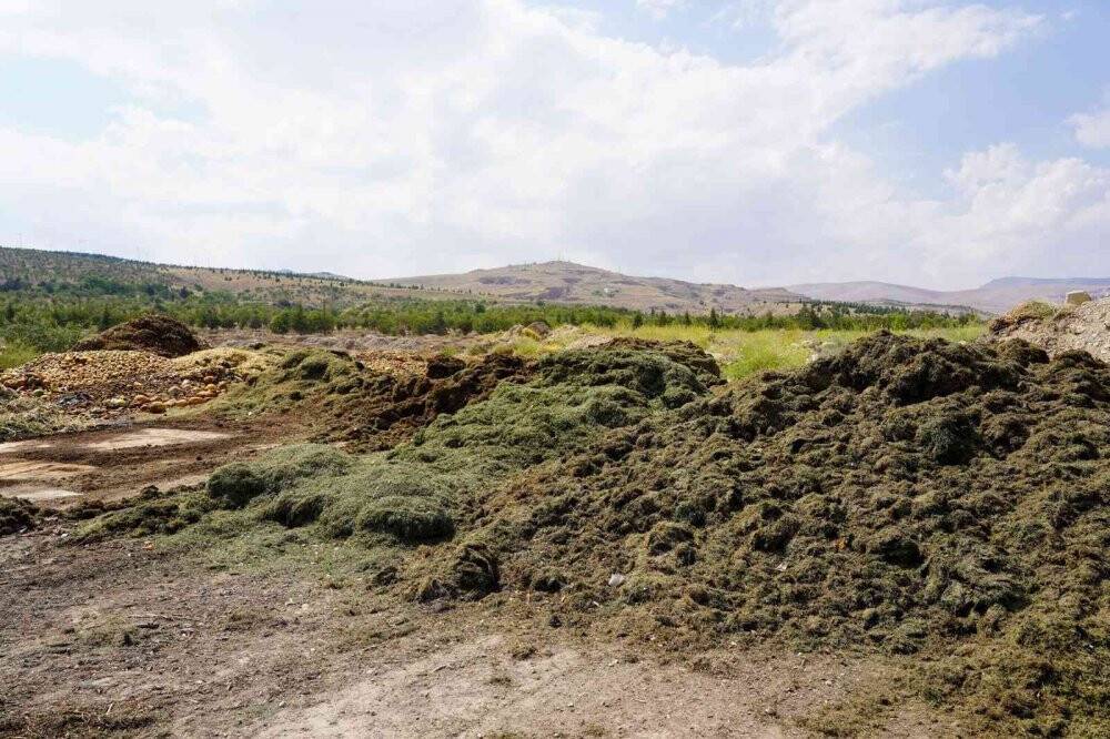 Atıklar organik gübreye dönüşüyor