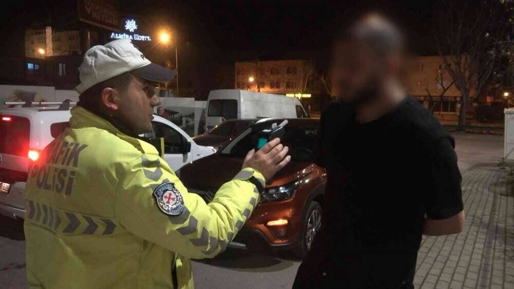 "Beni ters kelepçe yapın" dedi