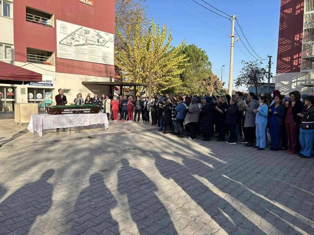 Meslektaşlarından cinayete kurban giden hemşireye acı veda