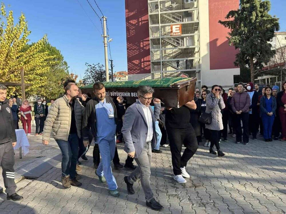 Meslektaşlarından cinayete kurban giden hemşireye acı veda