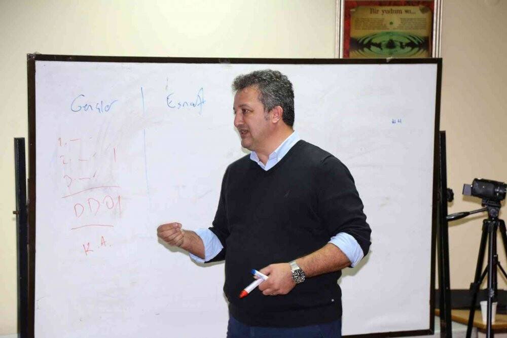 "Genç dinamizmi ile esnaf tecrübesini buluşturuyoruz"