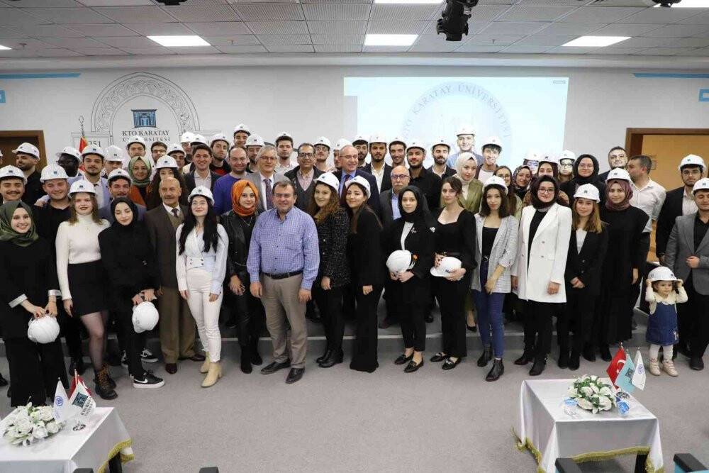 KTO Karatay İnşaat Mühendisliği Bölümü öğrencileri baret taktı