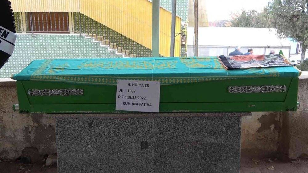 Son yolculuğuna uğurlanan hemşirenin katili 2 kez uzaklaştırma cezası almış