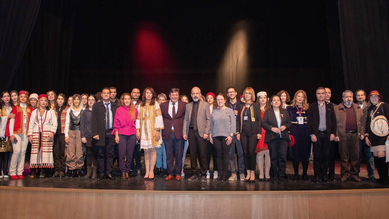selcuk-universitesinde-uluslararasi-sanat-ve-tasarim-etkinligi-basladi.jpg