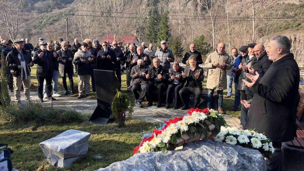 Özkan Sümer, mezarında anıldı