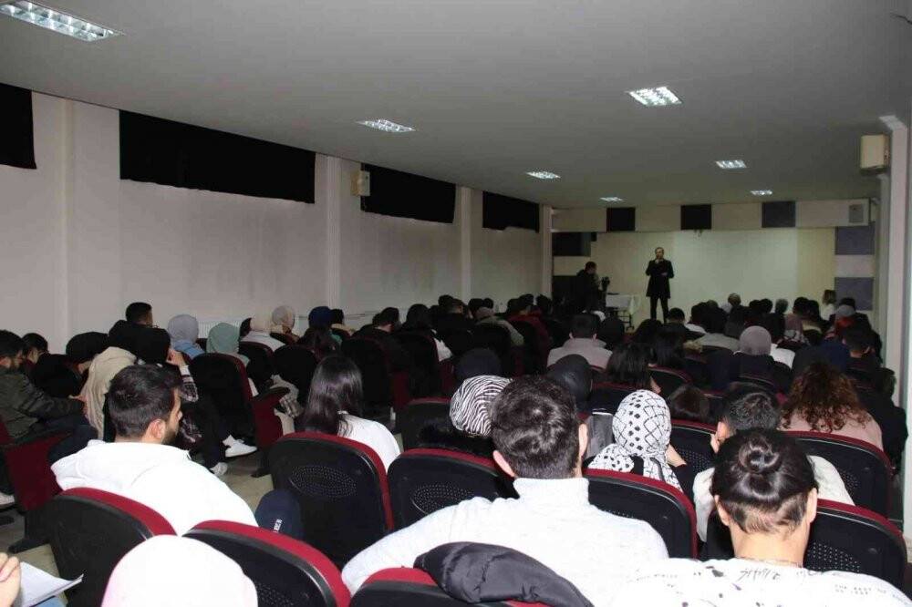 Akkaya öğrencileri İndirim Kart konusunda bilgilendirdi