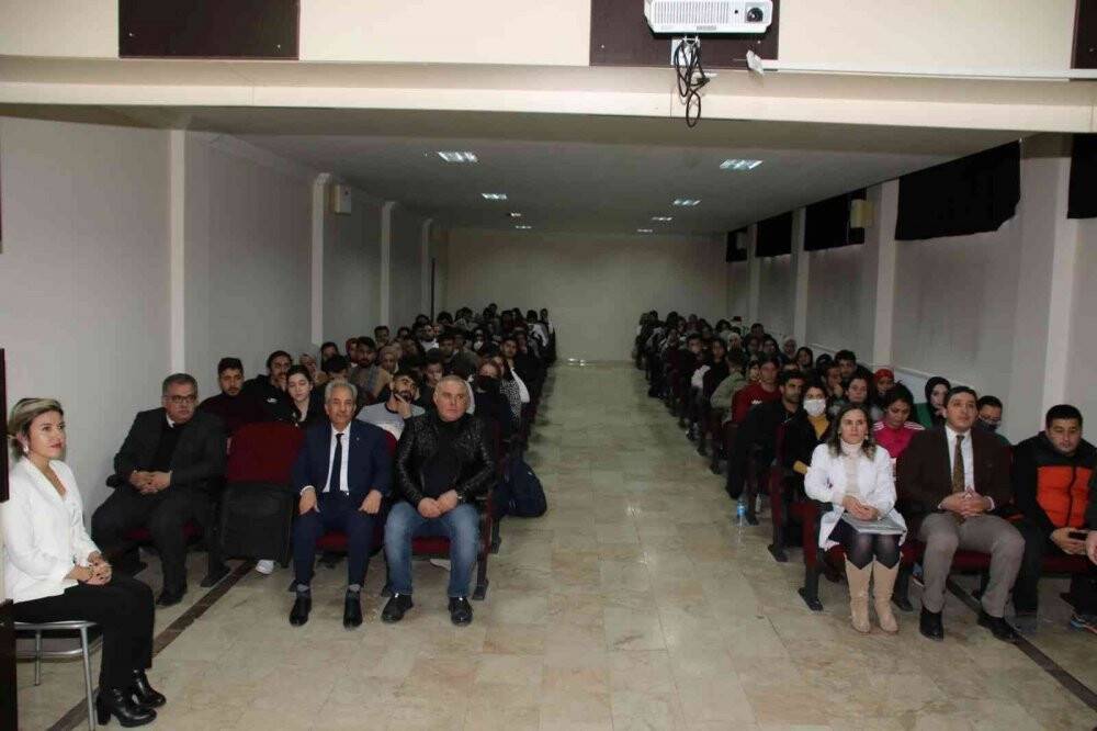 Akkaya öğrencileri İndirim Kart konusunda bilgilendirdi