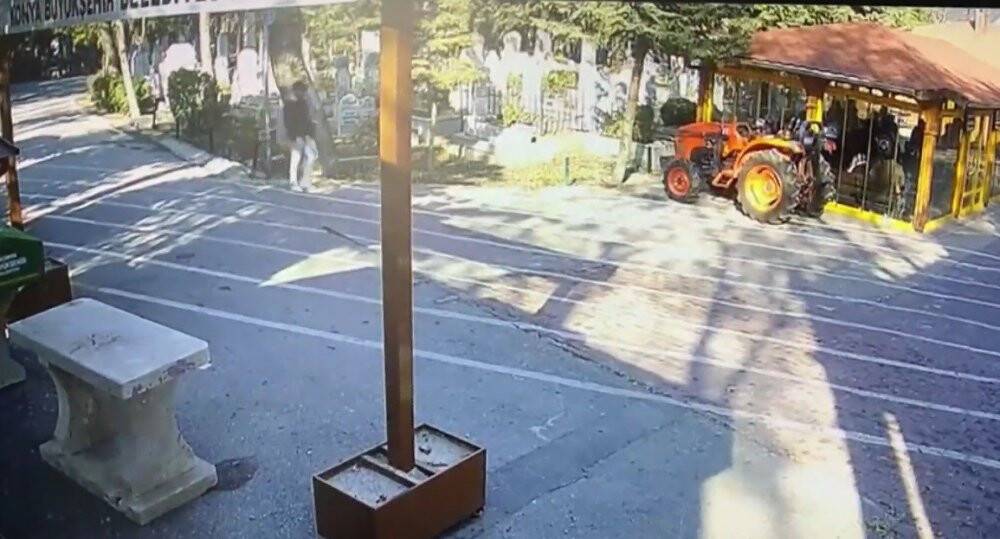 Hrsızlık yaptı, izini kaybettirmek için mezarlıktan kaçtı