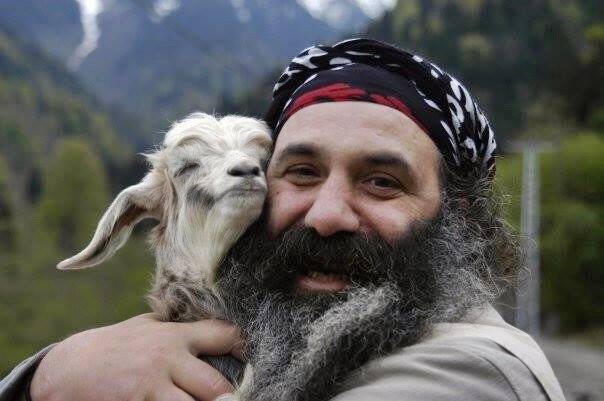 Duayen gazeteci son yolculuğuna gözyaşlarıyla uğurlandı