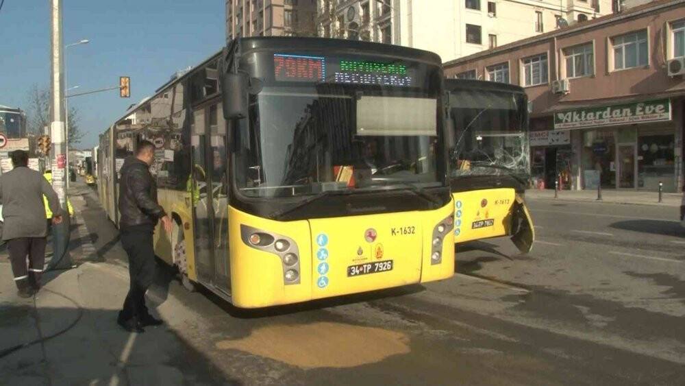 İETT otobüsü ile hafif ticari araç kazasında 1 kişi araçta sıkışarak yaralandı