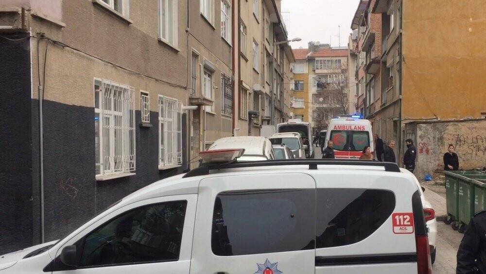 Cinnet geçiren babaları tarafından öldüren kız kardeşler toprağa verildi