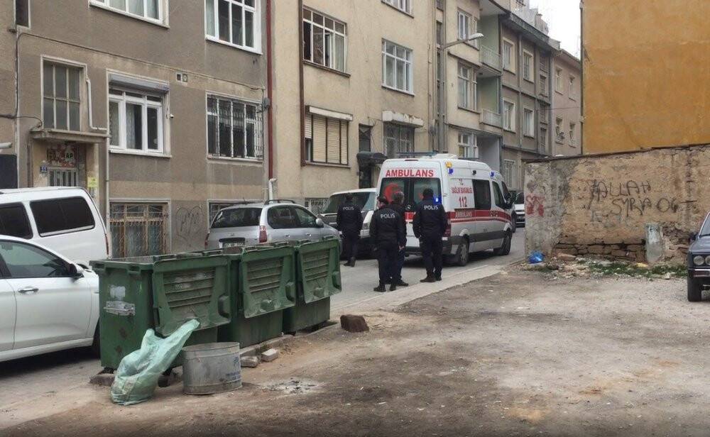 Cinnet geçiren babaları tarafından öldüren kız kardeşler toprağa verildi