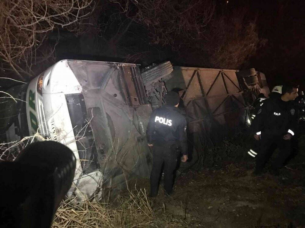 Konya’da otobüs kazasında yaralanan yolcuların tedavisi devam ediyor