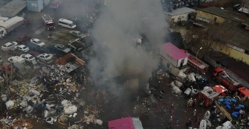 Maltepe’de işçilerin kaldığı konteyner alev aldı